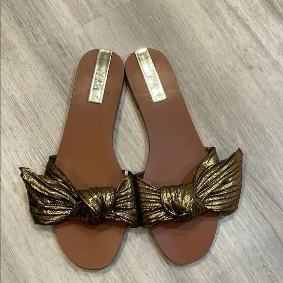 Zara gold bow sandals Size 40