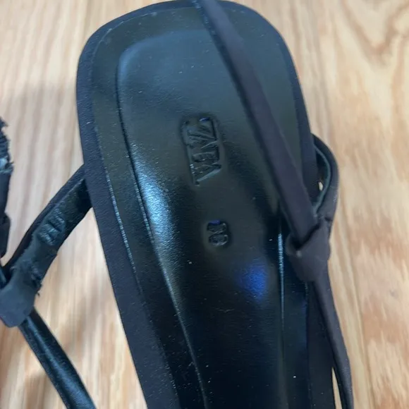 Zara Sz 38/ 7.5 black strappy heeled sandals.