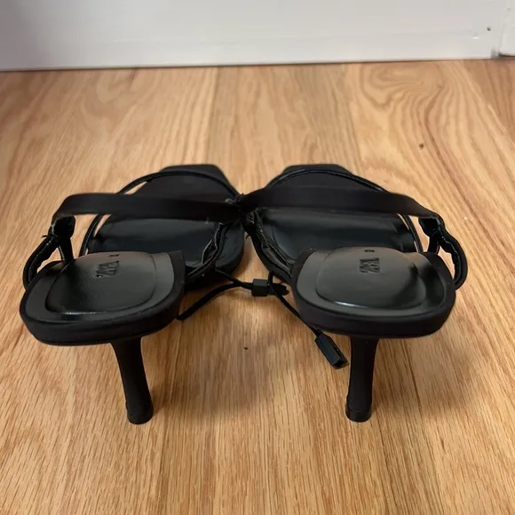 Zara Sz 38/ 7.5 black strappy heeled sandals.