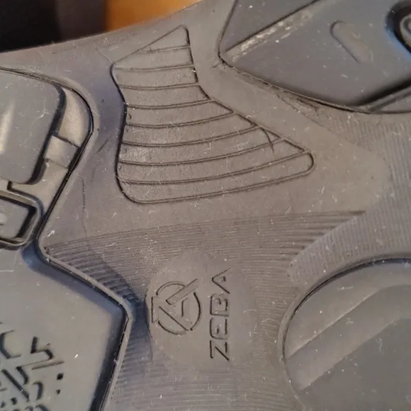 Zeba hands free triple black size 14