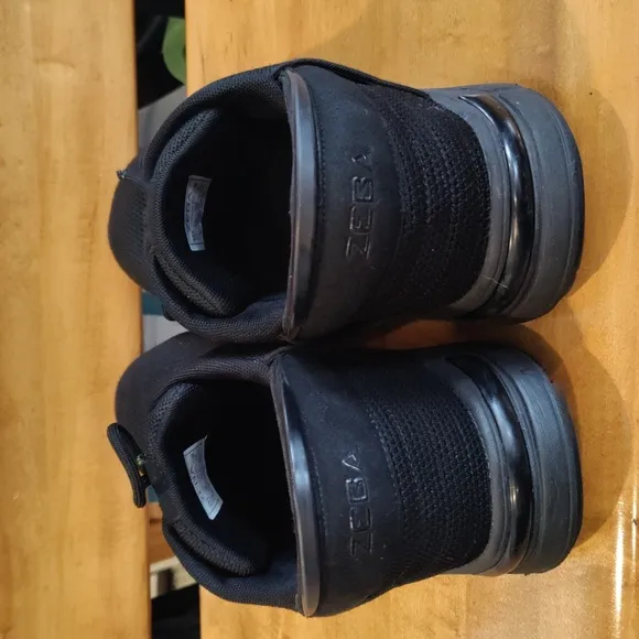 Zeba hands free triple black size 14