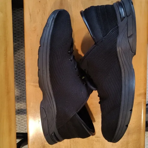 Zeba hands free triple black size 14